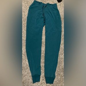 Jogger scrub pants in Caribbean blue